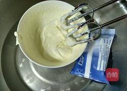 樱花酸奶慕斯蛋糕(四寸)的做法图解5