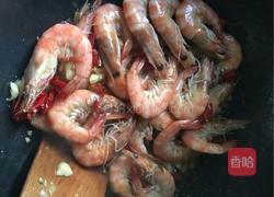 爆香鲜虾的做法图解7