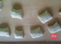 Illustration of how to make ham rolls 5