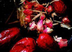 红糖姜枣玫瑰花茶的做法图解2