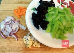 胜瓜木耳炒洋葱的做法图解4