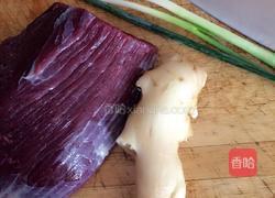 姜爆牛肉的做法图解1