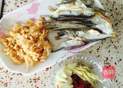 爆炒小鱼干的做法图解2