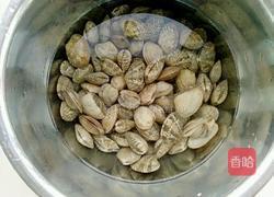 菠菜拌花蚬的做法图解2