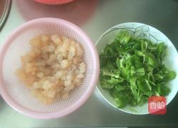 翠绿虾仁的做法图解1