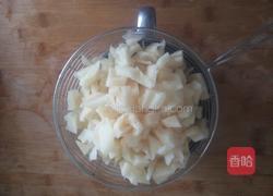 爆炒藕丁的做法图解1