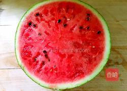 榨西瓜汁的做法图解1