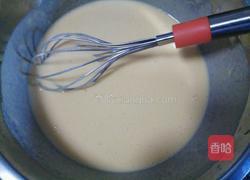 牛奶鸡蛋玉米面饼的做法图解2