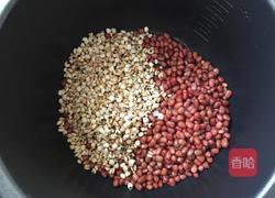 薏米红豆粥的做法图解4