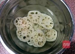 凉拌藕片的做法图解3