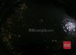 Sausage and Egg Breakfast Cake Recipe Illustration 8