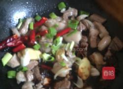 红烧肉炖干豆角木耳葫芦条的做法图解6