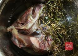 艾草煲鸡汤的做法图解3