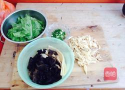 酸辣肉丝汤的做法图解1