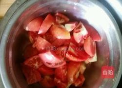 西红柿鸡蛋荆芥面条的做法图解2