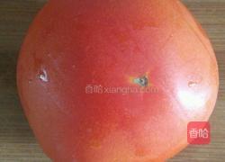 白糖拌西红柿的做法图解1