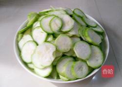 粉条丝瓜汤的做法图解1