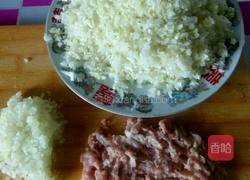 猪肉虾仁白菜馅饺子的做法图解4