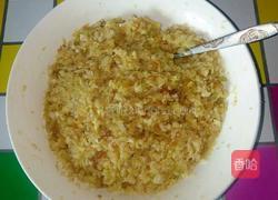 猪肉虾仁白菜馅饺子的做法图解6