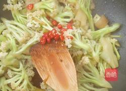 爆香有机花菜的做法图解2