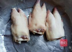 香酥猪手的做法图解1