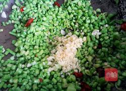 蒜香豆角花的做法图解5