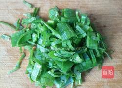 尖椒溜肥肠的做法图解1