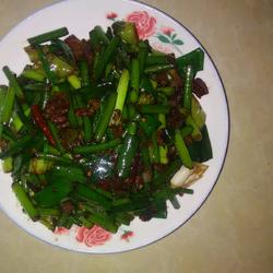 回锅肉炒蒜苔的做法[图]