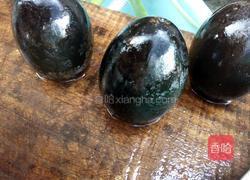 调松花蛋的做法图解1