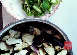 家常肉丸烧茄子的做法图解2