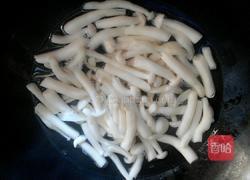 海鲜菇炒蛏肉的做法图解2