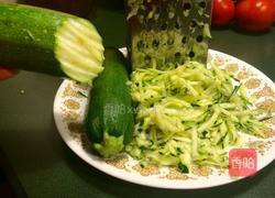 美式西葫芦面包的做法图解1