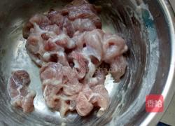 秋葵炒肉片的做法图解3