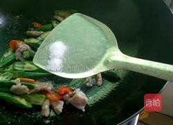 秋葵炒肉片的做法图解7