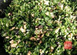 韭菜素包子的做法图解3