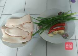 凉拌猪皮的做法图解1