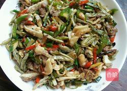 酸豆角炒猪喉结的做法图解18