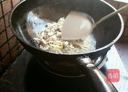 酸豆角炒猪喉结的做法图解12