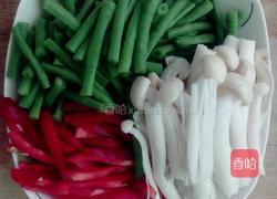 豇豆炒雪花菇的做法图解3