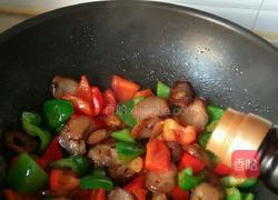 腊肠炒彩椒的做法图解5