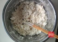 鸡蛋韭菜馅饼的做法图解1