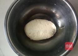 鸡蛋韭菜馅饼的做法图解2