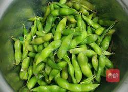 煮毛豆的做法图解1