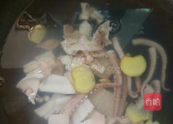 青瓜炒鱿鱼的做法图解1