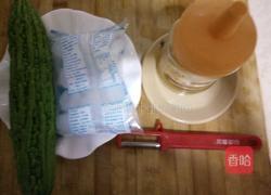 冰镇苦瓜的做法图解1