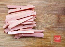 菜椒炒火腿的做法图解2