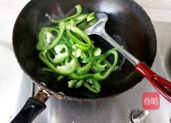 菜椒炒火腿的做法图解3