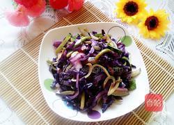紫甘蓝炒西瓜皮的做法图解6