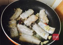 香菇炖带鱼的做法图解3