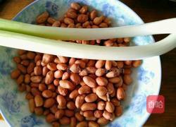 油焖花生米的做法图解1